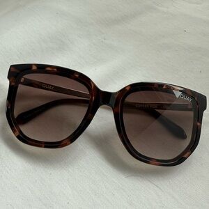 QUAY Women's Coffee Run 126 Tortoiseshell Womens Sunglasses EUC